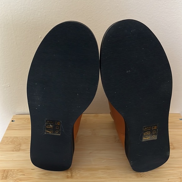 NWT Tan leather JCrew flat ankle boot, 6 - Picture 3 of 3